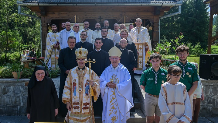 FOTO: Zi de „Transfigurare sufletească” la Sanctuarul Stânceni