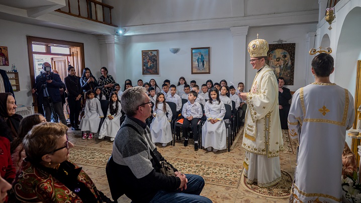 Prima Împărtășanie solemnă pentru treizeci de copii de etnie romă din Parohia Greco - Catolică Târnăveni IV