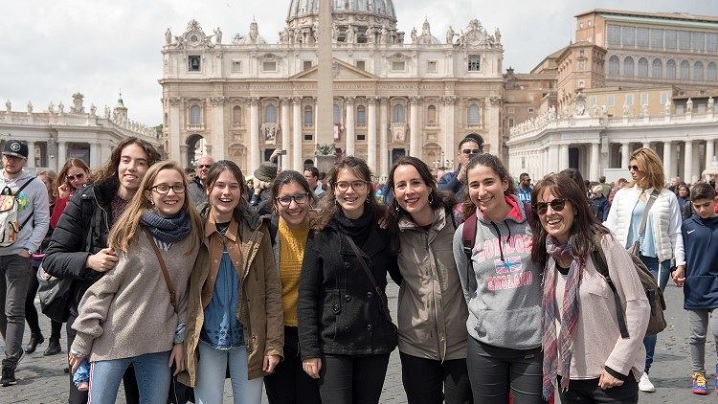 În Italia, 86% dintre elevi aleg ora de religie