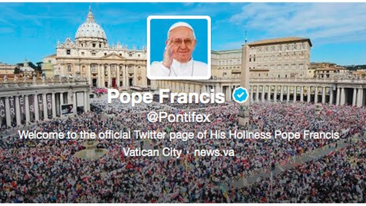 Contul Twitter al Papei Francisc a depăşit 18 milioane de abonaţi