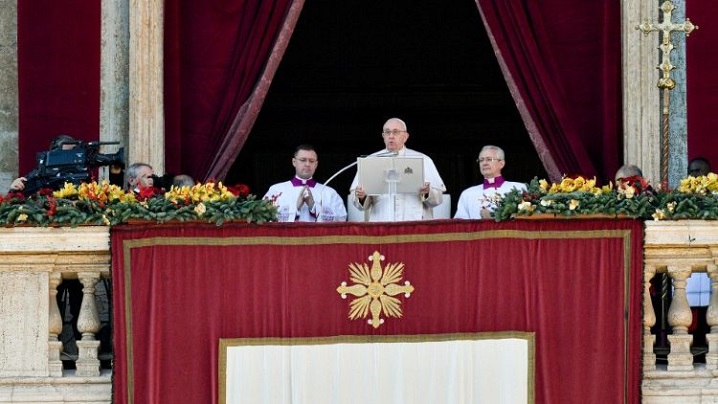 Urbi et Orbi. Papa Francisc: Cine mai ascultă astăzi glasul Pruncului Isus?