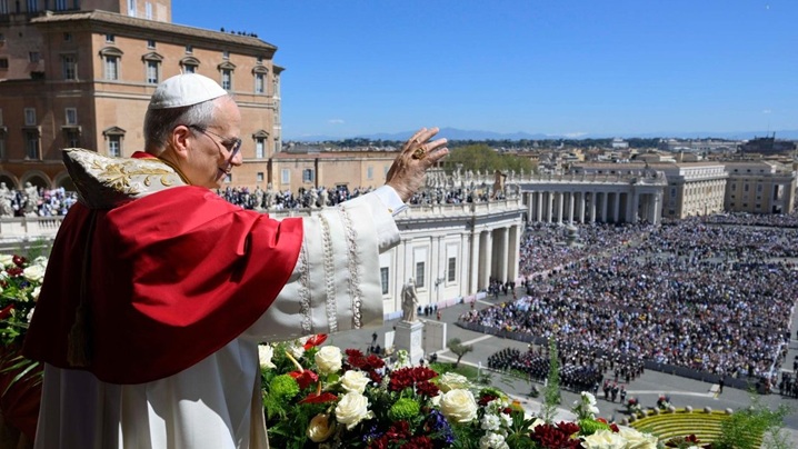 ”Urbi et Orbi”. Leon XIV: Iubirea a învins! Cine are în mână arme să le depună!