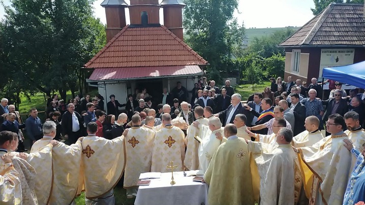 FOTO: Hramul parohiei „Nașterea Maicii Domnului” din Visuia