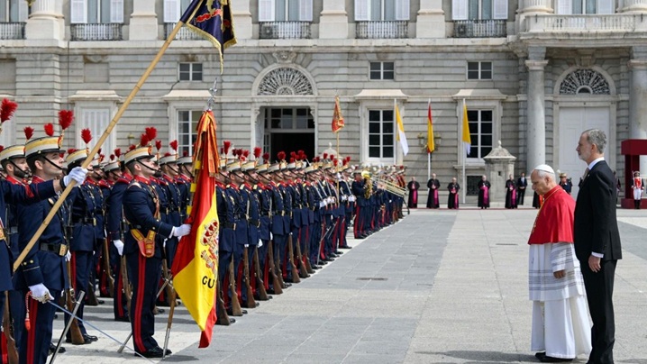 Leon XIV a început călătoria în Spania: Vrem să trăim credința și iubirea Domnului
